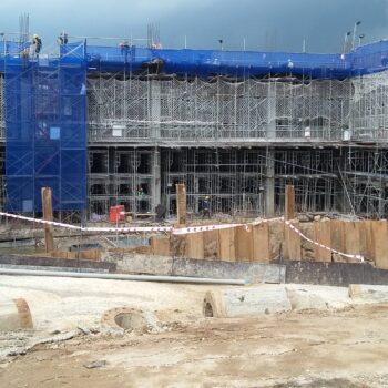 Sàn nhà để xe chung cư Hưng Phát 3 - Dự Án 29 39 20170401 143549 scaled