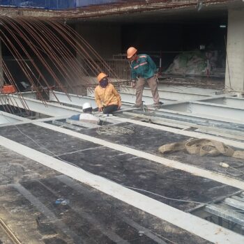 Sàn nhà để xe chung cư Hưng Phát 3 - Dự Án 29 38 20170624 083116 scaled