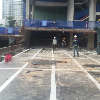 Sàn nhà để xe chung cư Hưng Phát 3 - Dự Án 29 37 20170624 083832 scaled