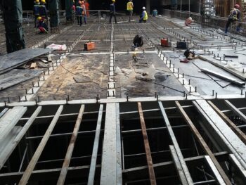 Sàn nhà để xe chung cư Hưng Phát 3 - Dự Án 29 36 20170625 094700 scaled