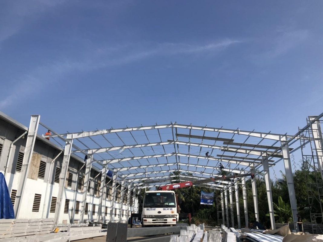 Nhà khung thép bê tông nhẹ | Báo giá xây dựng | Ưu nhược điểm 2025 2 Nhà khung thép