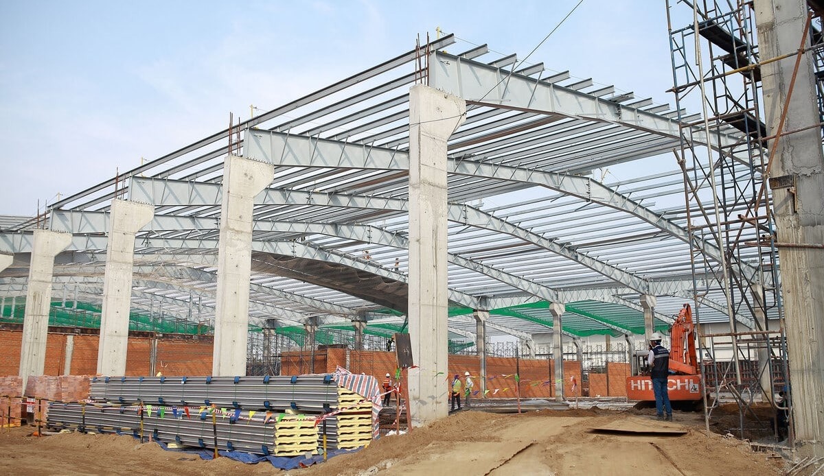 Nhà Thép Tiền Chế Có Bị Rỉ Sét Không? Giải Đáp Chi Tiết 2025 1 Nhà Thép Tiền Chế