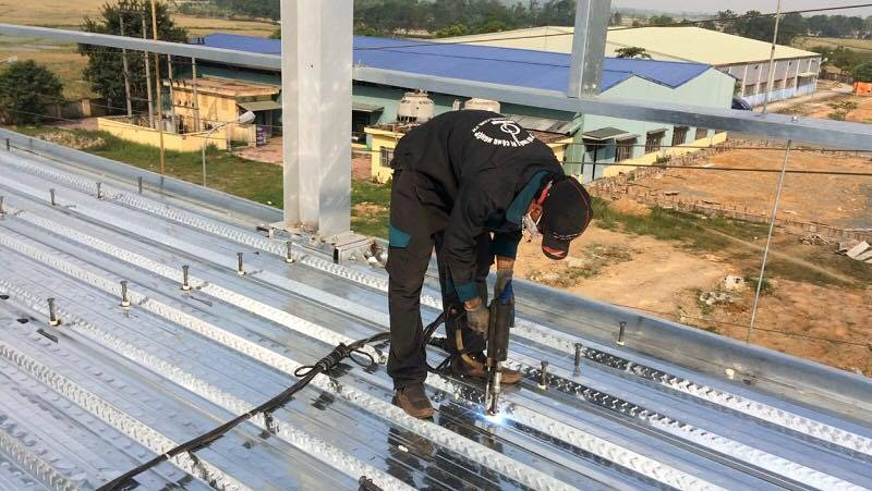 5 ƯU ĐIỂM CỰC KỲ NỔI BẬT CỦA SÀN DECKING TRONG XÂY DỰNG HIỆN ĐẠI 3 5 uu diem cuc ky noi bat cua san decking trong xay dung hien dai 9916 2