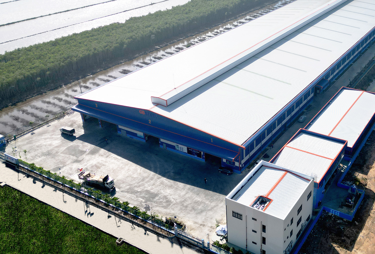 NHÀ THÉP TIỀN CHẾ PHÙ HỢP VỚI CÁC LOẠI CÔNG TRÌNH NÀO? 1 Nhà máy sản xuất kết cấu thép