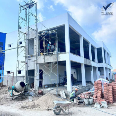 Quy trình thi công nhà máy hiện đại giúp doanh nghiệp sớm đi vào vận hành ổn định.