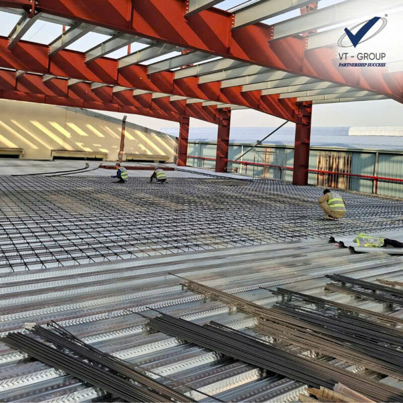 Công tác khảo sát địa chất kỹ lưỡng trước khi tiến hành xây dựng nhà xưởng.