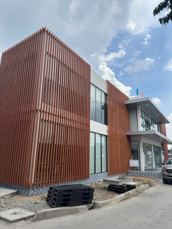 Nhà thép tiền chế có thể sử dụng cho những loại công trình nào? 4 z7807365643307 2ba18ffccb2820ac8ffb2e48eb27b288